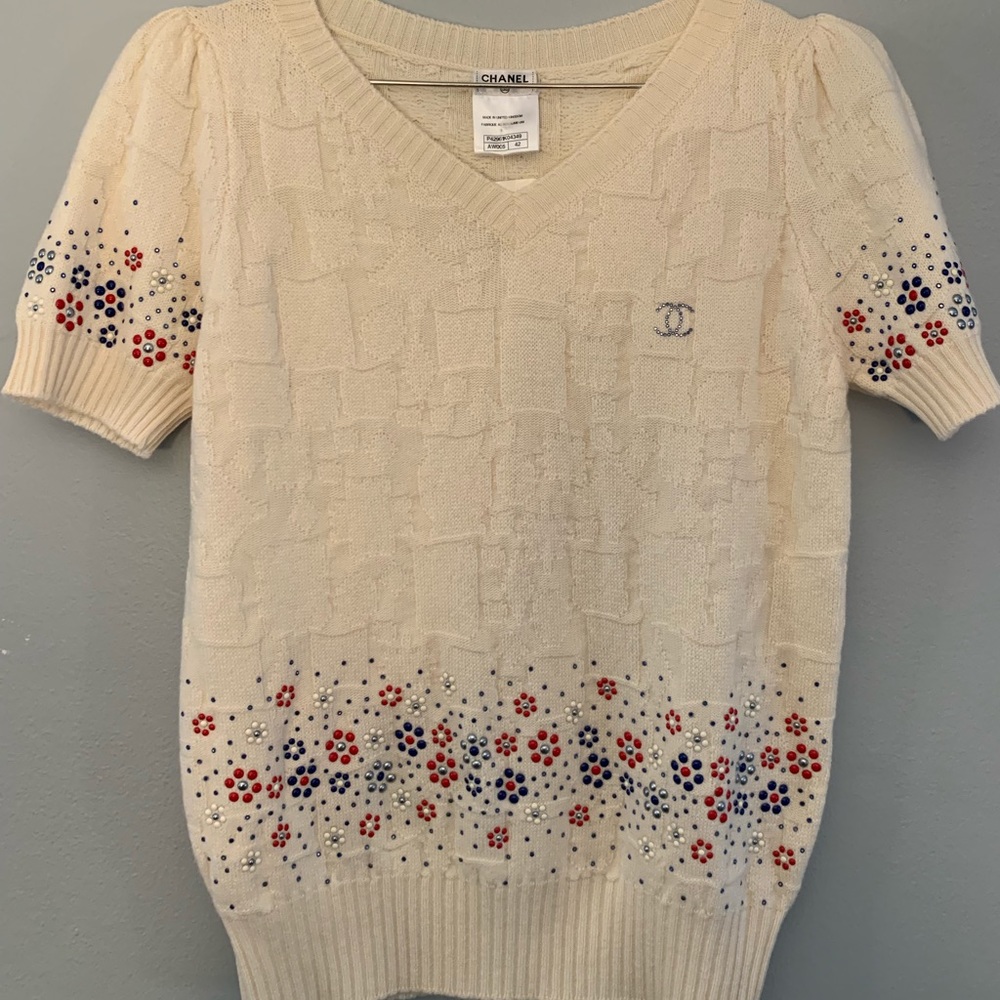 Price Drop 🎉Chanel Sweater *Host Pick* 🎉